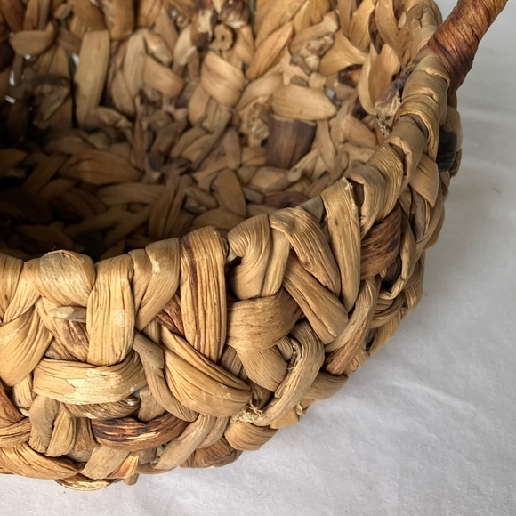 woven basket round with handles hyacinth rattan decor - Picture 4 of 13